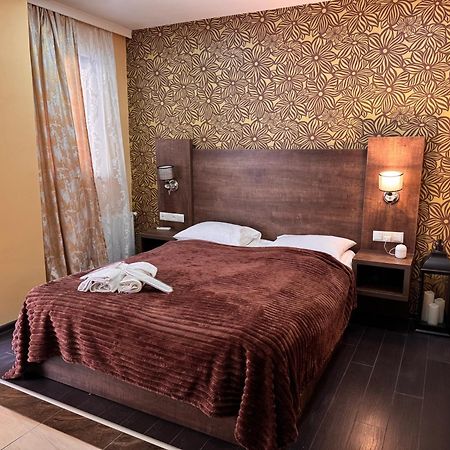 Two Lions Hotel Тбілісі Екстер'єр фото